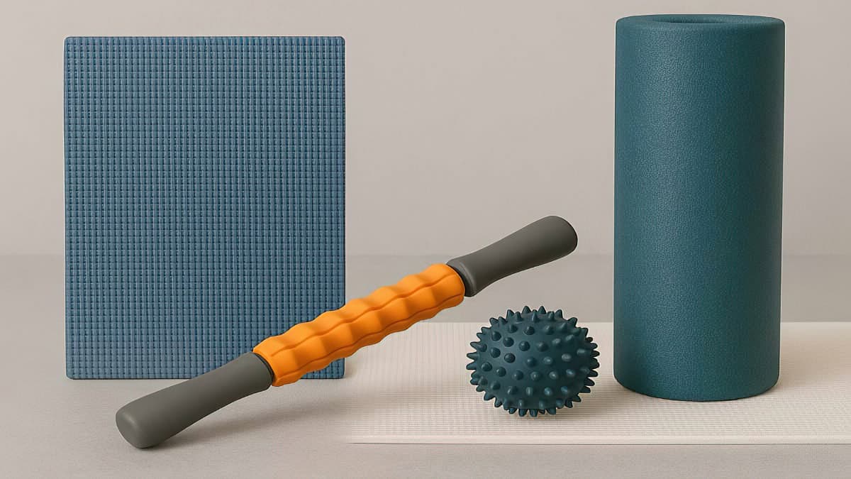 Différents outils de massage pour bien choisir son matériel : tapis, rouleau, bâton de massage et balle à picots