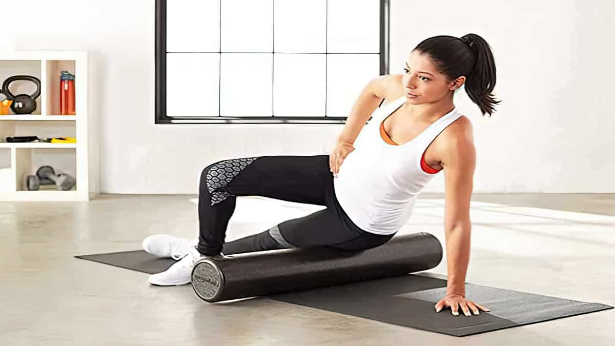 Auto massage des hanches avec un rouleau